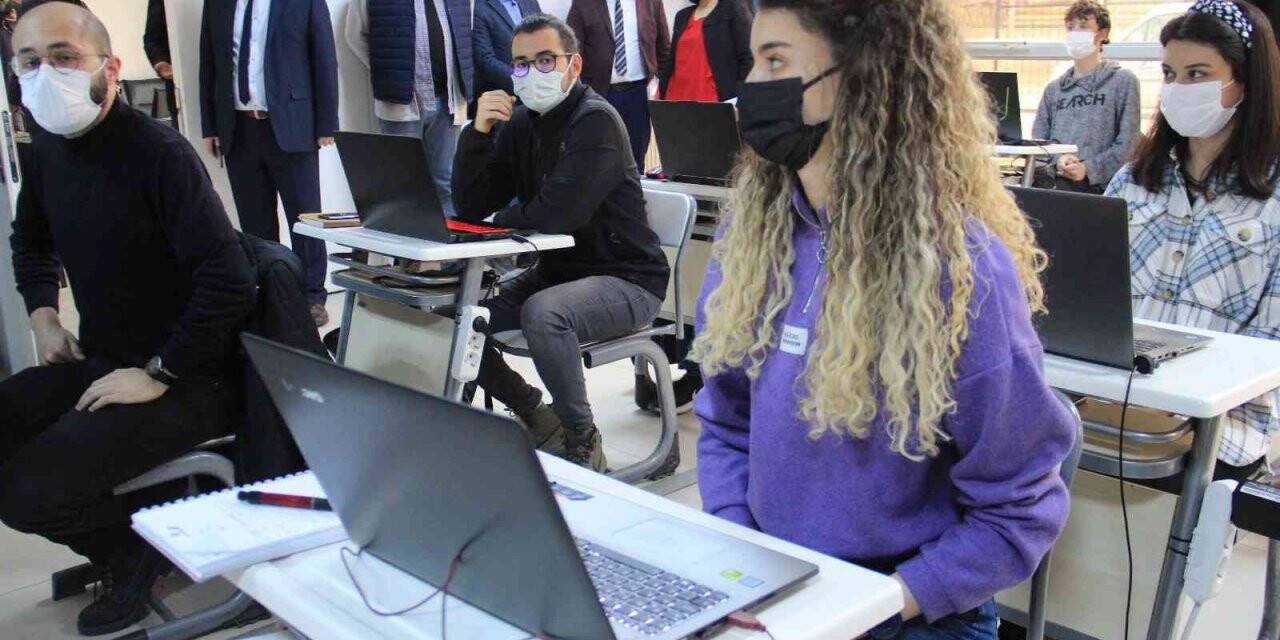 Okul gibi fabrika, OKT önce eğitiyor sonra iş sahibi yapıyor