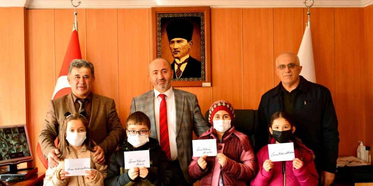 Minik öğrencilerden İdlip için yardım kampanyası