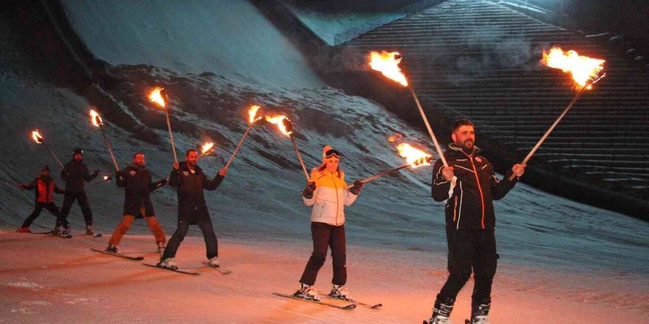 Meşaleler yıldız için yandı