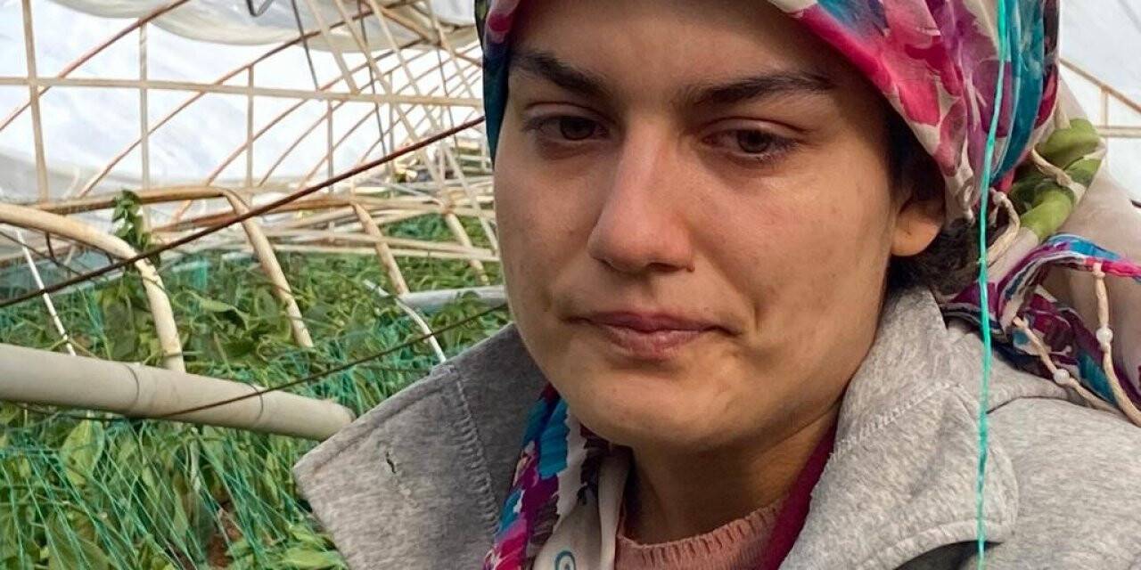 Serasını hortum vuran kadın çiftçinin gözyaşları