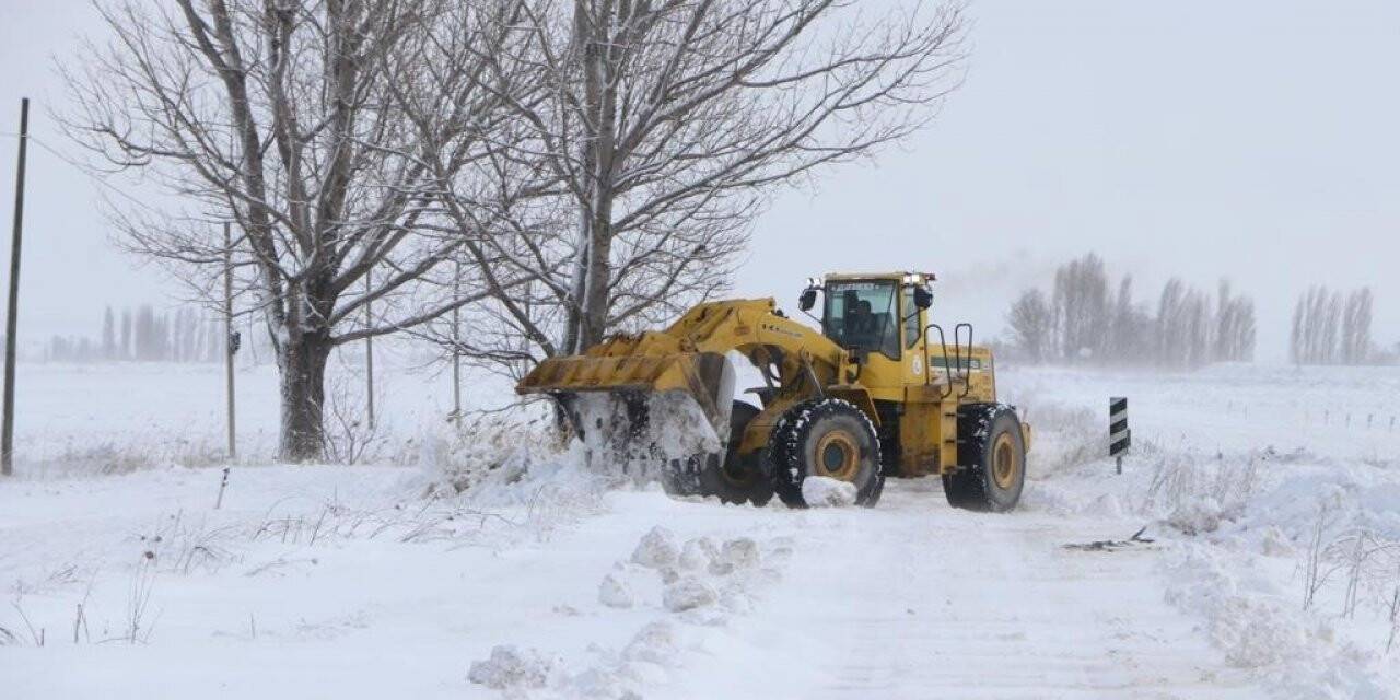 Çifteler Belediyesi’nin karla mücadelesi devam ediyor