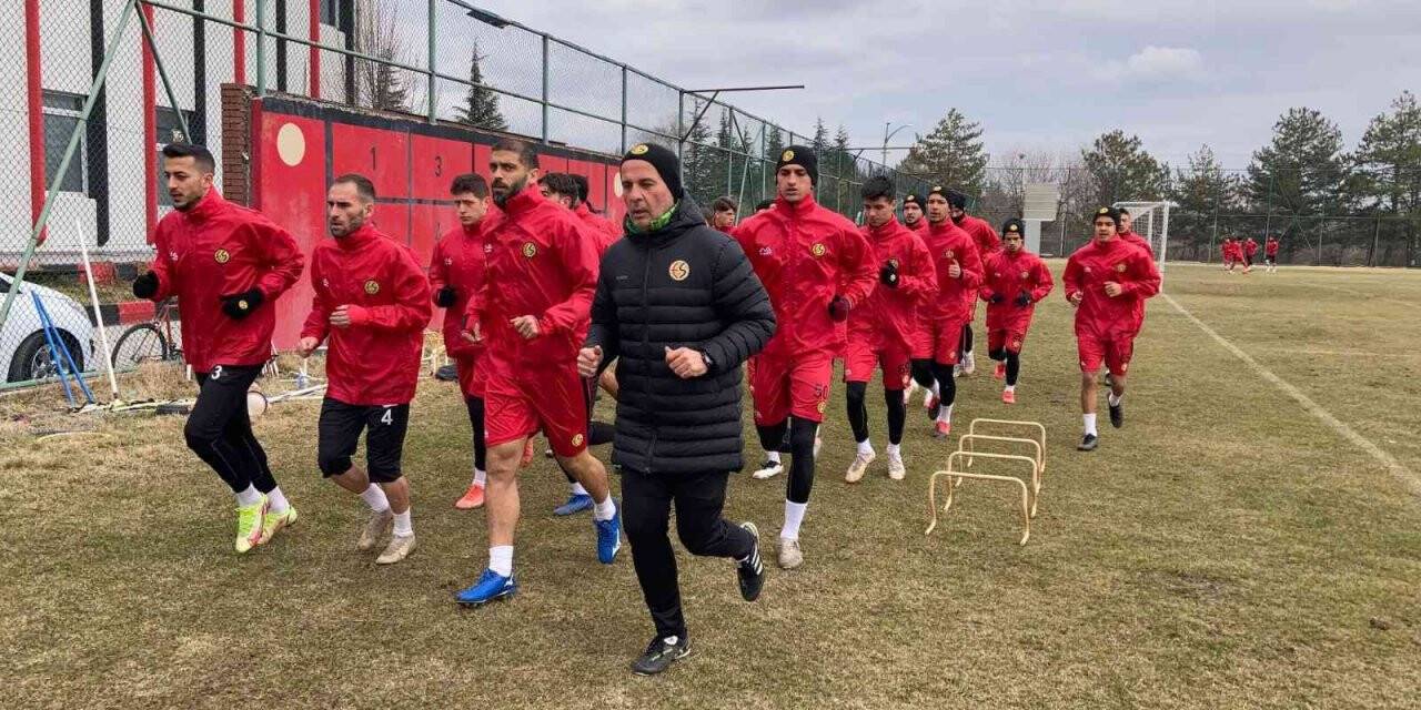 Eskişehirspor karşılaşma için Erzincan’a hareket etti
