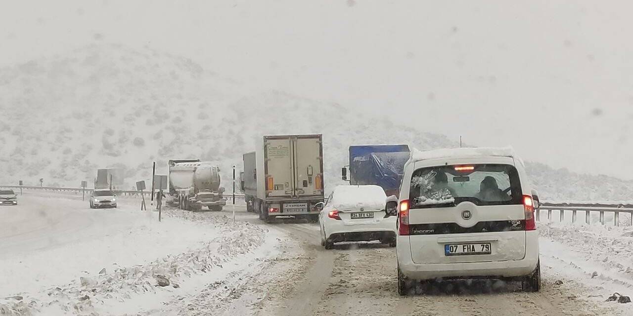 Denizli’de kar kalınlığı 15 santime ulaştı