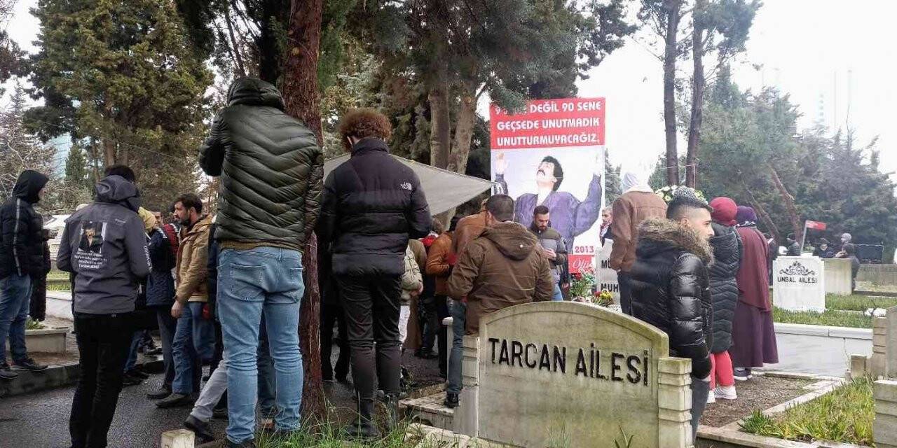 Müslüm Gürses ölümünün 9. yılında mezarı başında anıldı