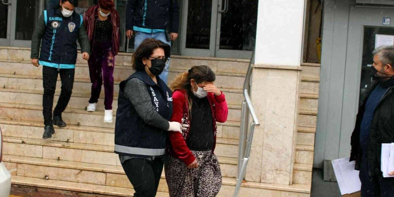 Ev faresi kadınlar yakalandı