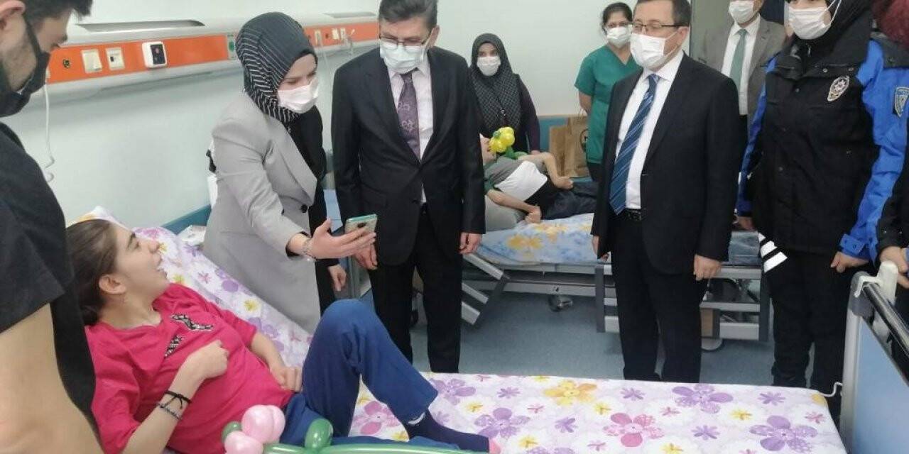 Serebral Palsi hastası kardeşlere moral