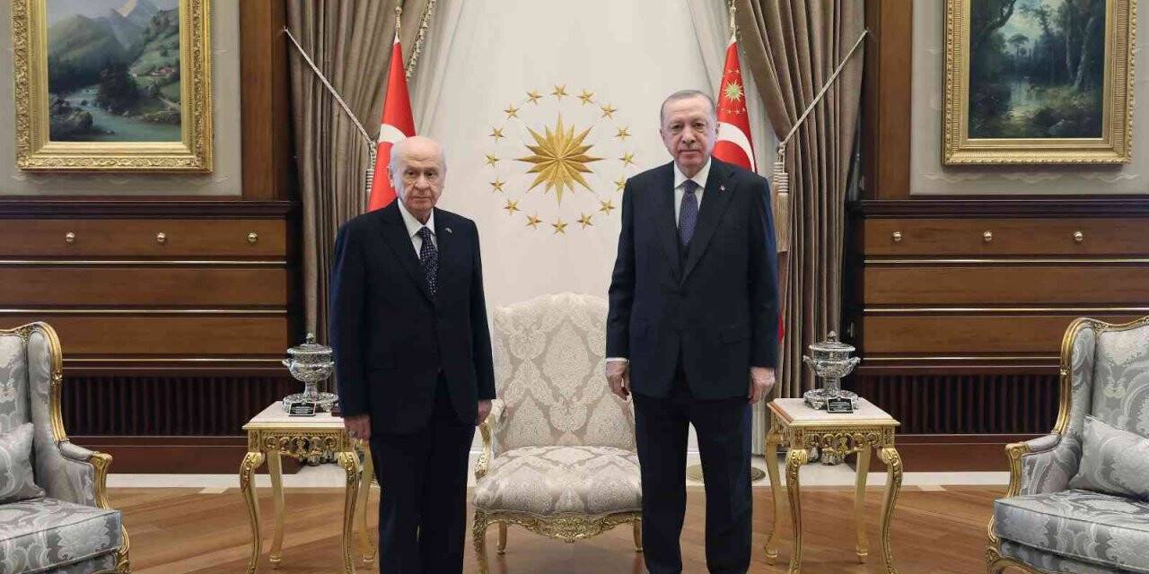 Cumhurbaşkanı Recep Tayyip Erdoğan, MHP Genel Başkanı Devlet Bahçeli’yi kabul etti.