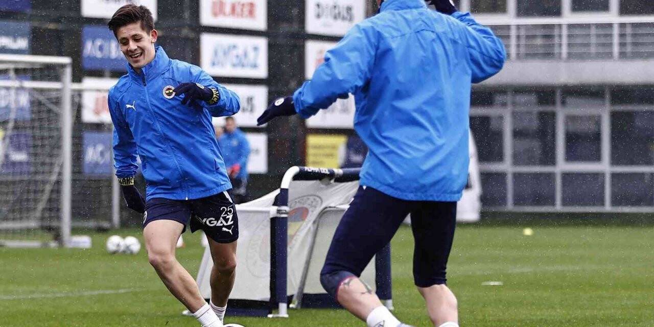 Fenerbahçe’de Trabzonspor maçı hazırlıkları sürüyor