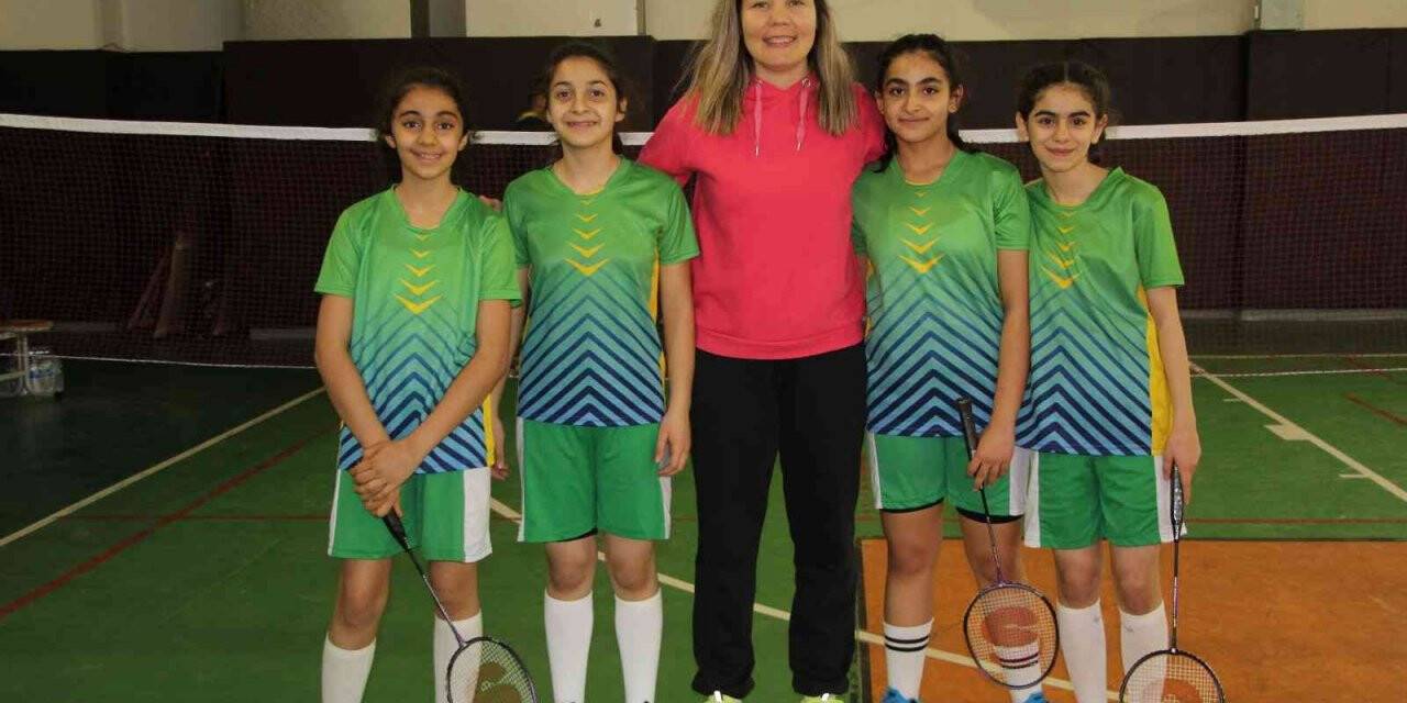 Batmanlı kızlar 6 ayda tanıştıkları Badmintonla il ve bölge 1.’si oldu