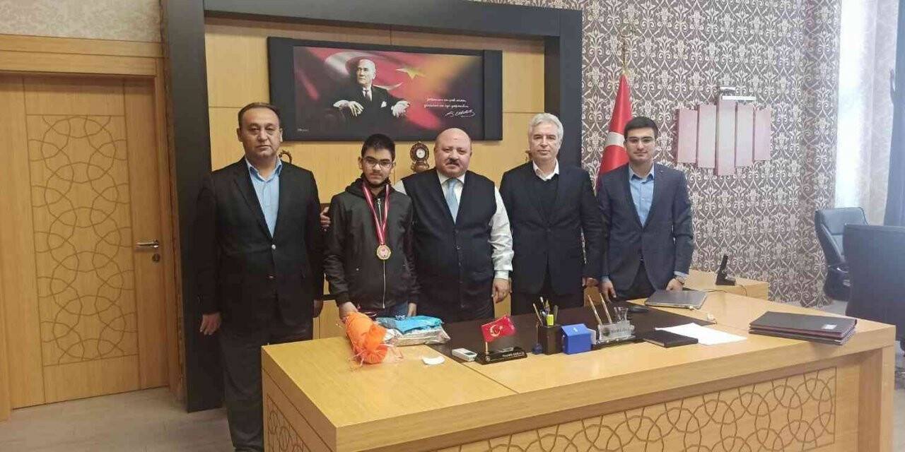 Engelleri aşarak, Yerköy’e Türkiye birinciliği getirdi