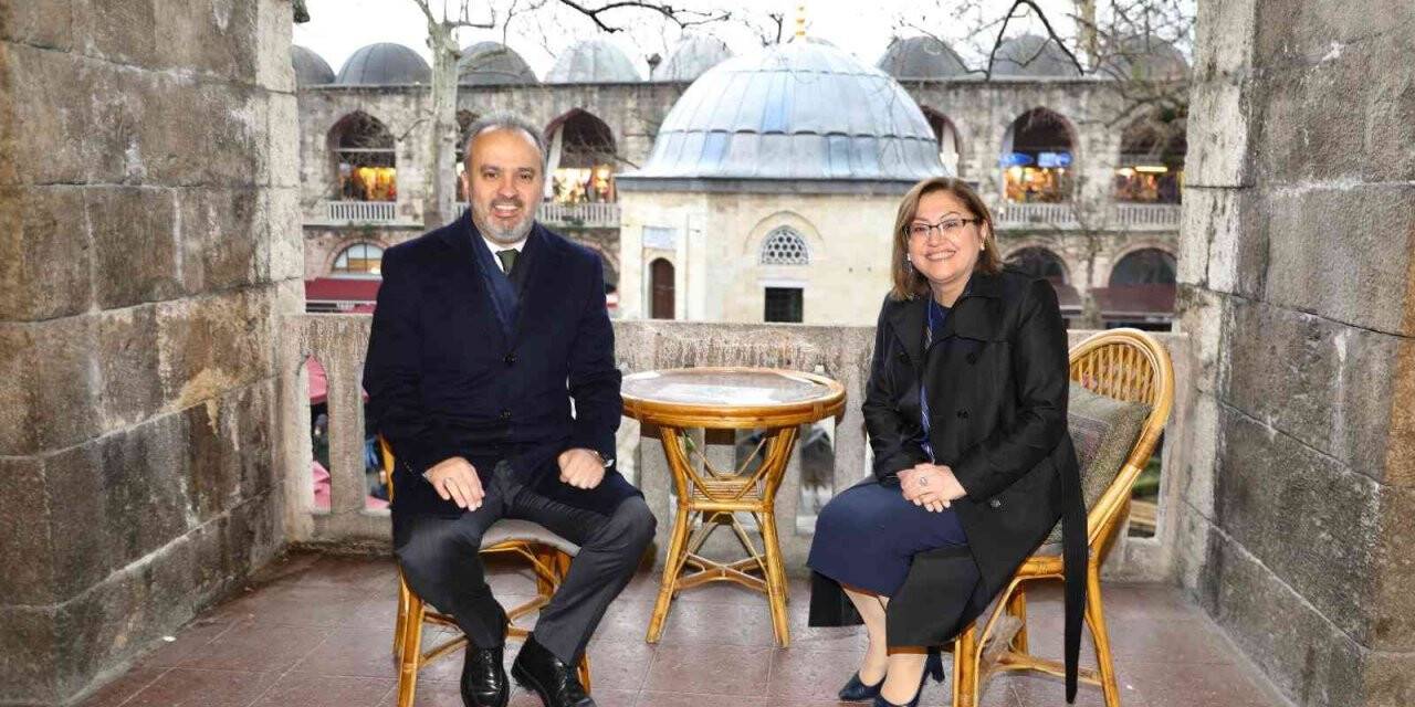 Türkiye Belediyeler Birliği Başkanı Şahin’den tarihi dönüşüme övgü