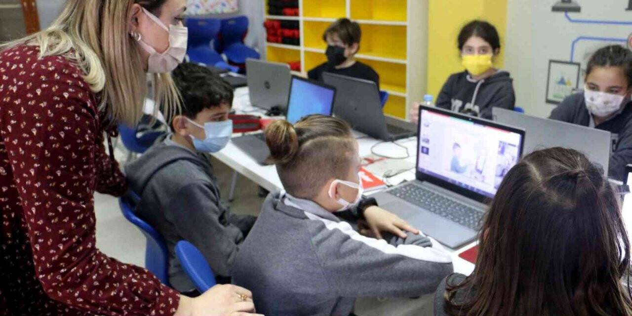 Öğrencilere iklim değişikliği anlatılıyor