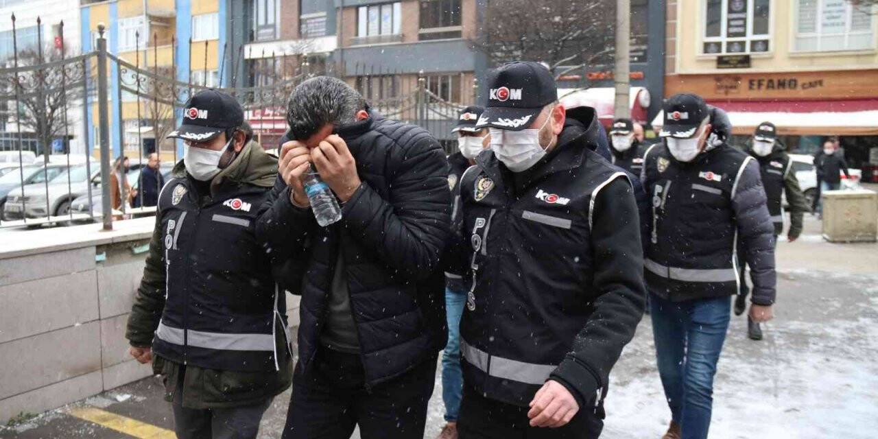 ‘Tefecilik’ operasyonunda yakalanan 3 şüpheliden 2’si tutuklandı
