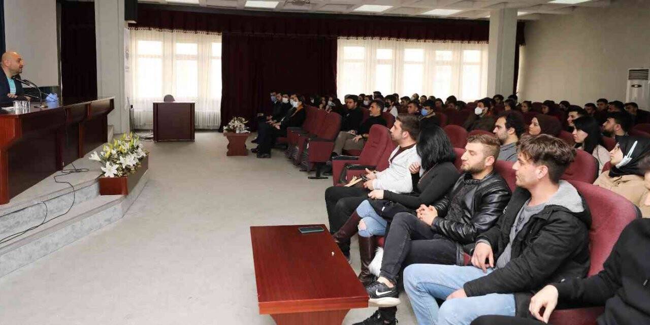 GAÜN’de ‘Türk Devlet Teşkilatları’ konferansı