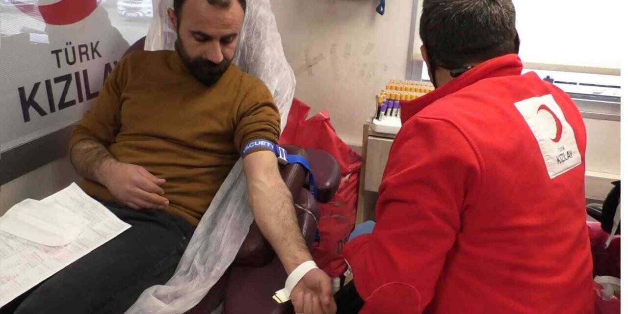 Iğdır’da Kızılay’a kan bağışı
