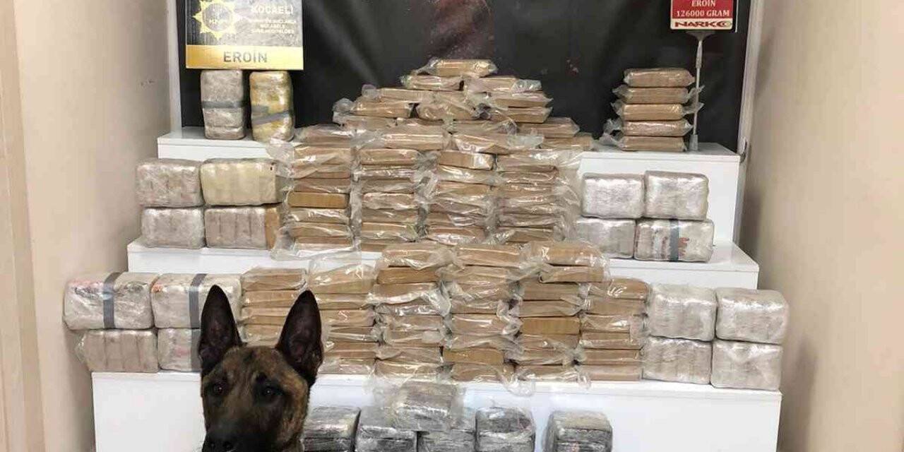 Otobüsün tavanında gizlenen 126 kilo eroini ’Talisca’ buldu