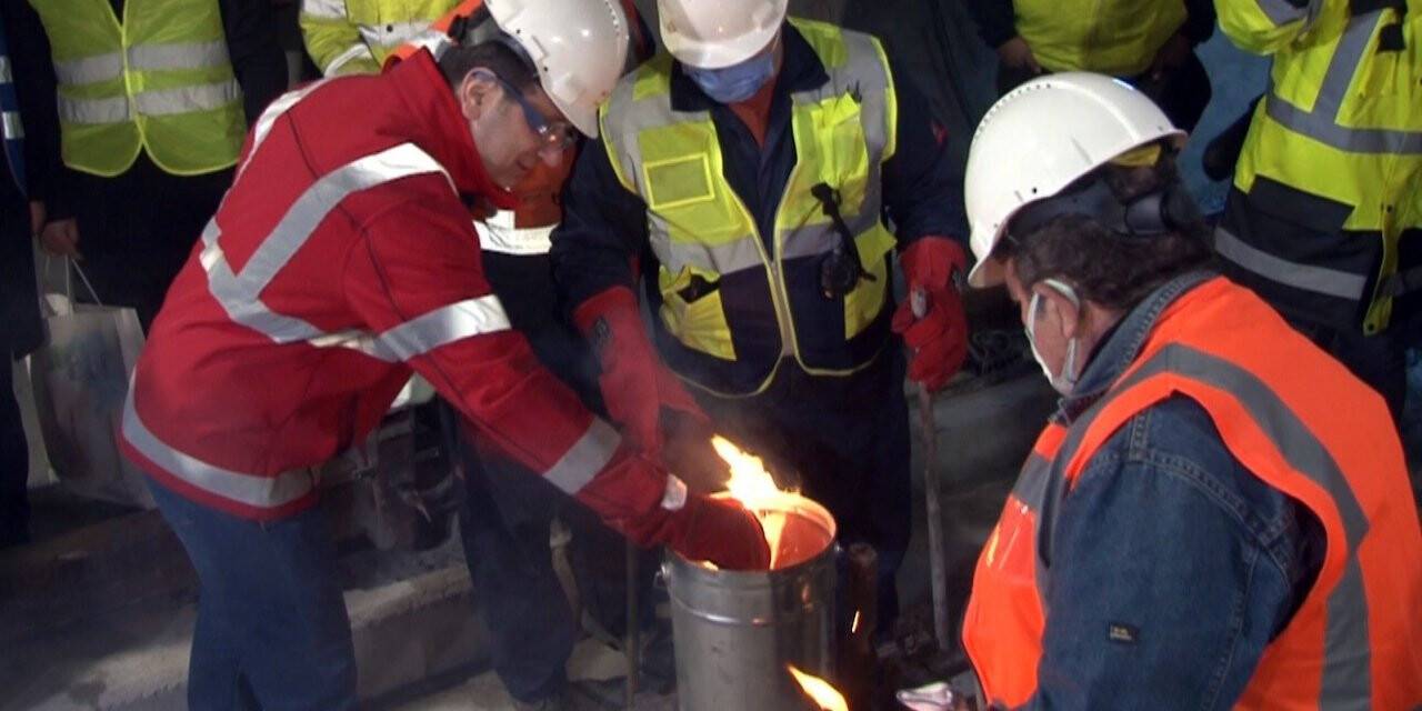 Kabataş-Mecidiyeköy-Mahmutbey hattında raylar birleştirildi