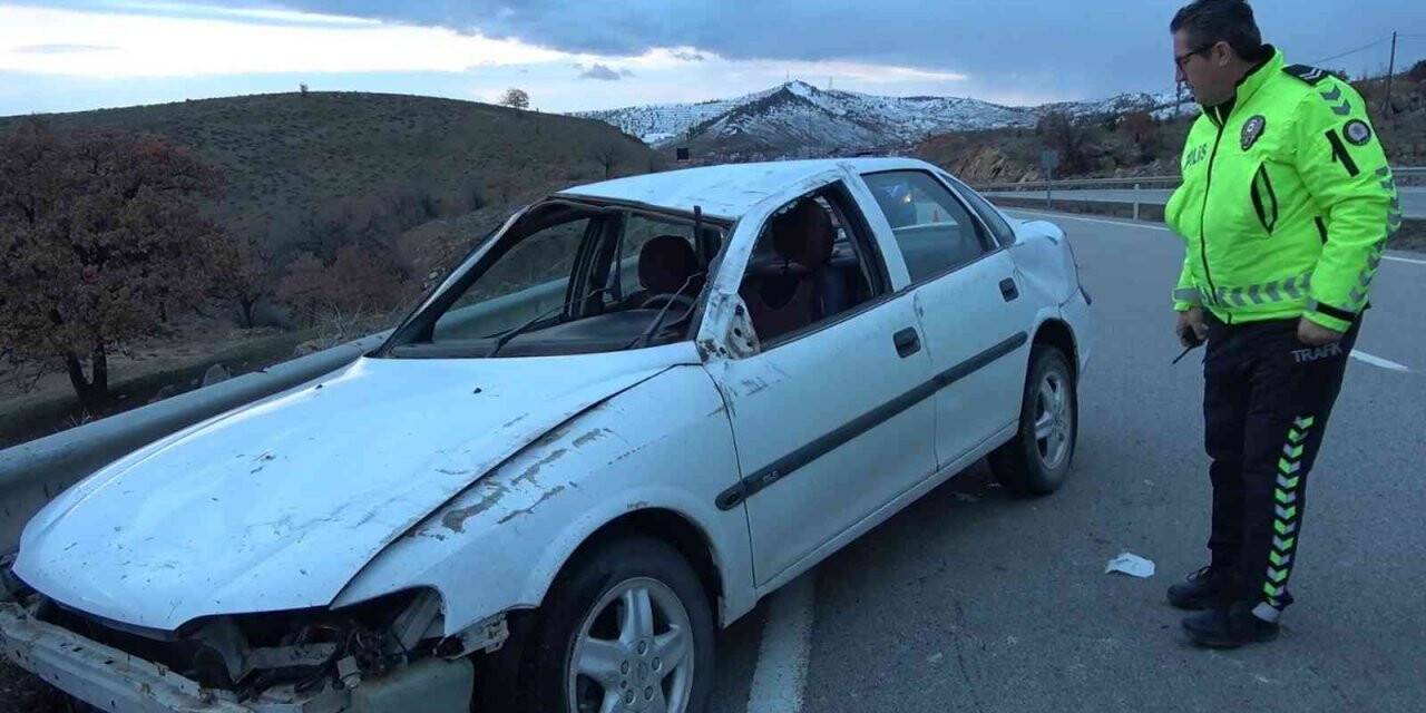 Otomobil takla attı, yaşlı çift ölümden döndü