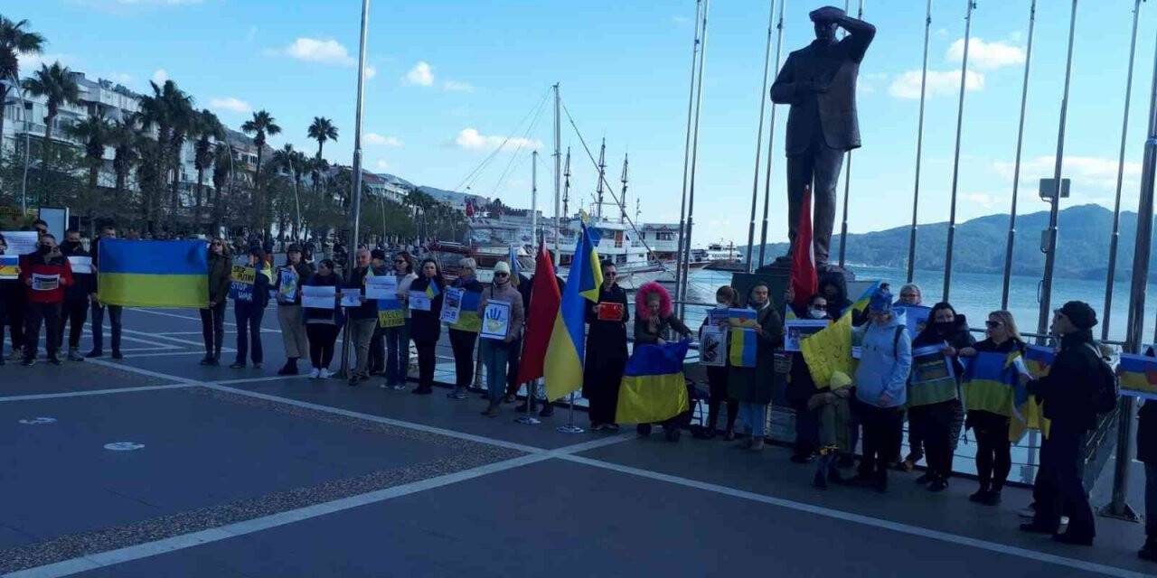 Marmaris’te yaşayan Ukraynalılar barış çağrısı yaptı