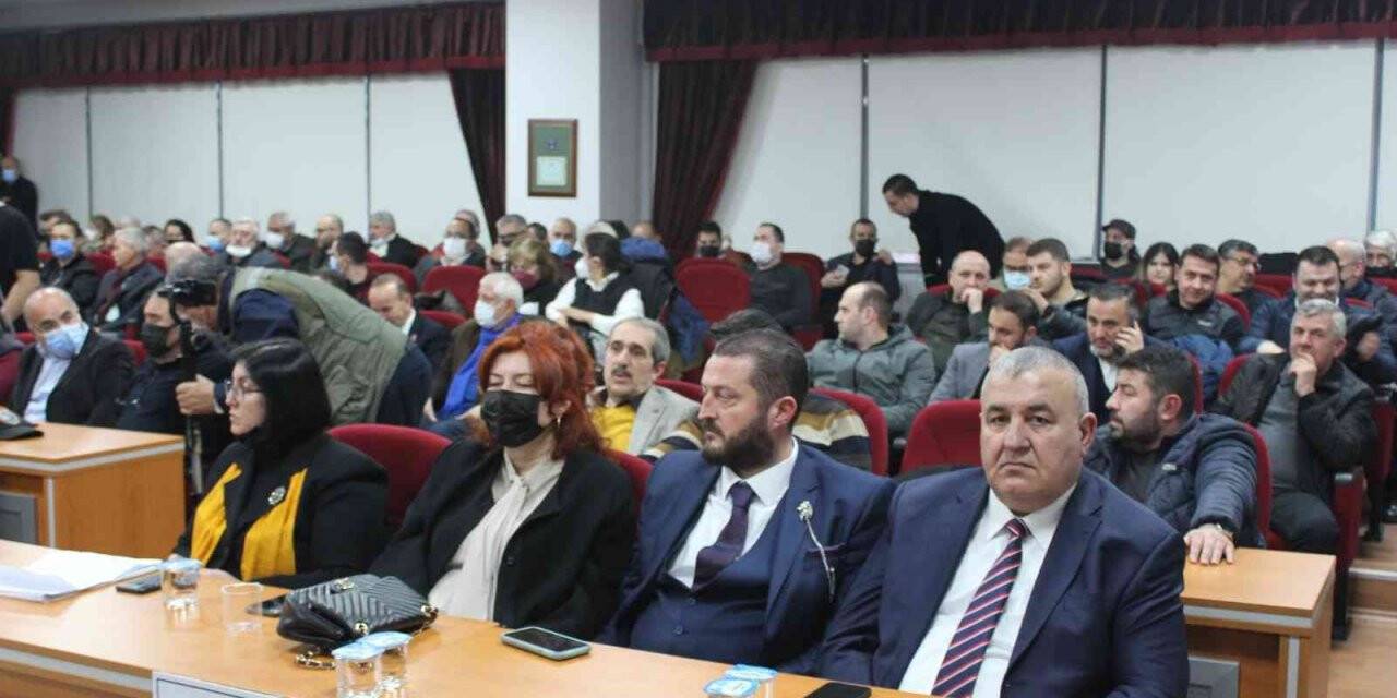 Bandırma’da 4 meclis üyesinin üyelikleri düşürüldü