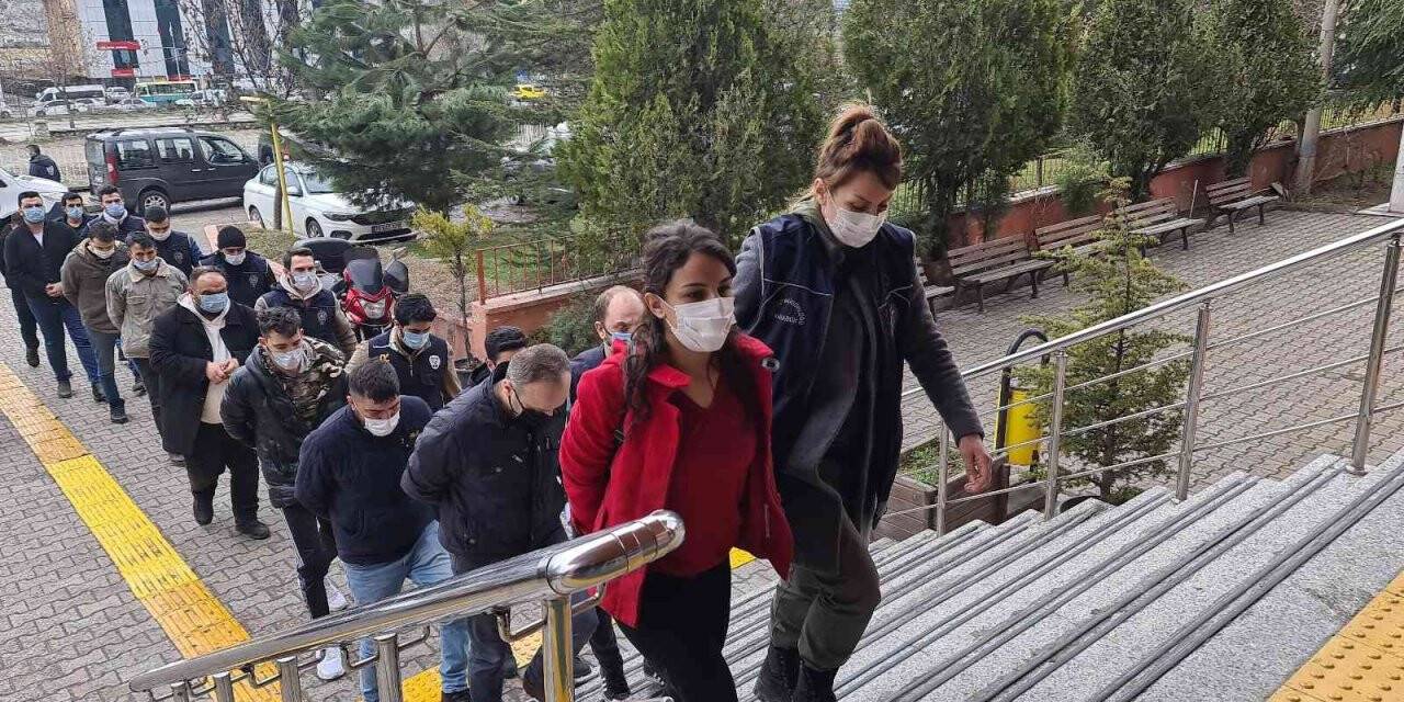 Yasa dışı bahis operasyonunda 3 şüpheli tutuklandı