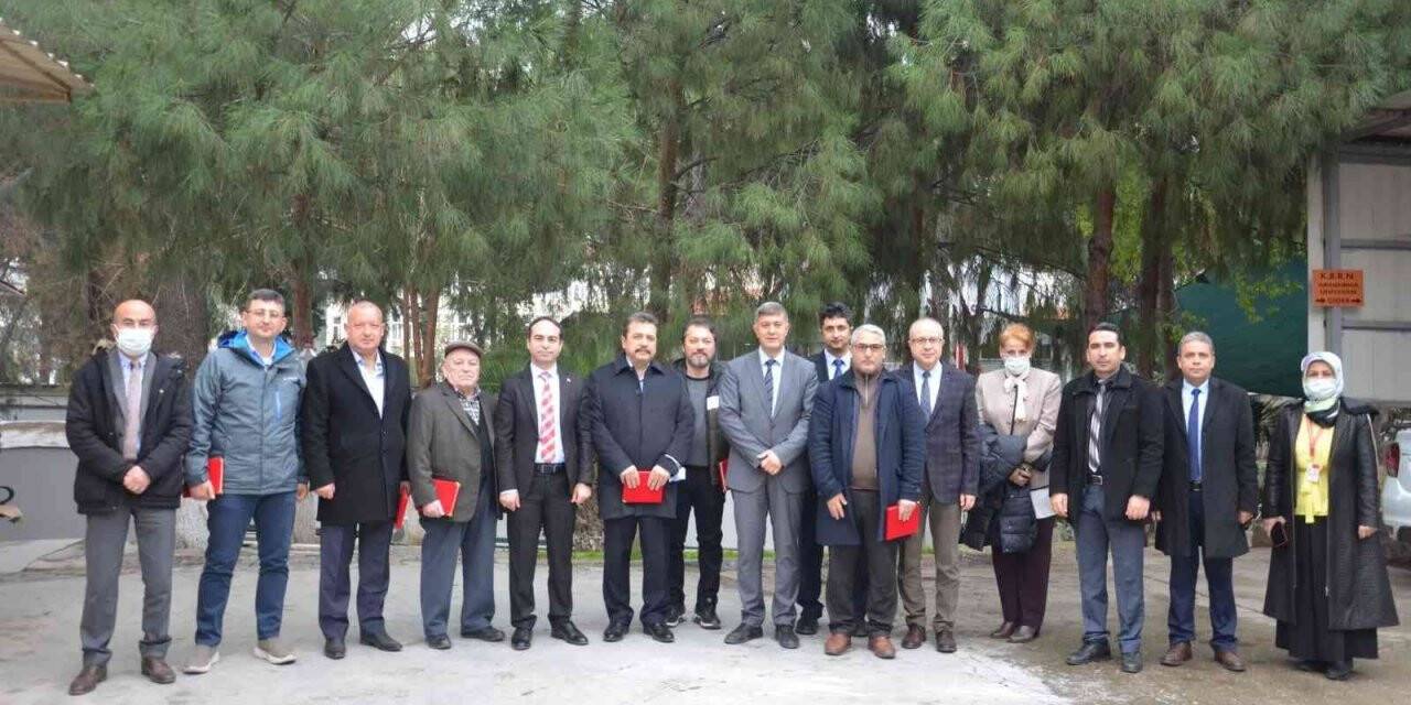 Hayırseverlere, İl Sağlık Müdürü Açıkgöz’den plaket