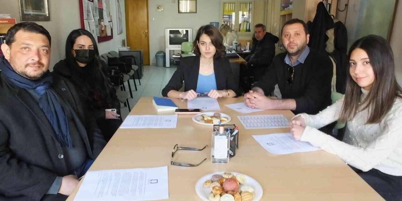 Burhaniyeli mimarlar otel inşaatına tepki gösterdi