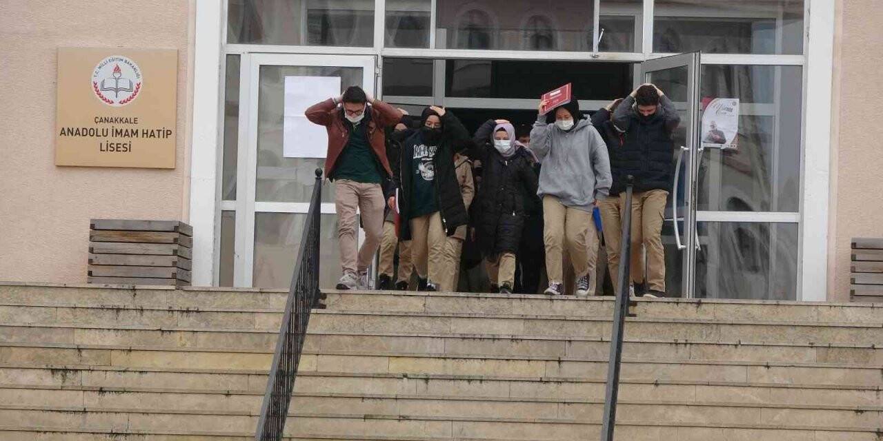 Çanakkale’de deprem tatbikatı gerçekleştirildi