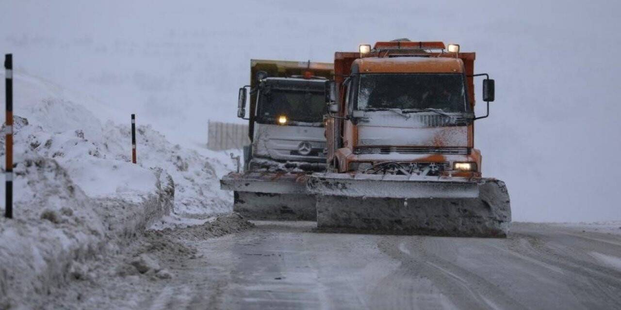 Erzincan’da kar ve tipiden 89 köy yolu ulaşıma kapalı