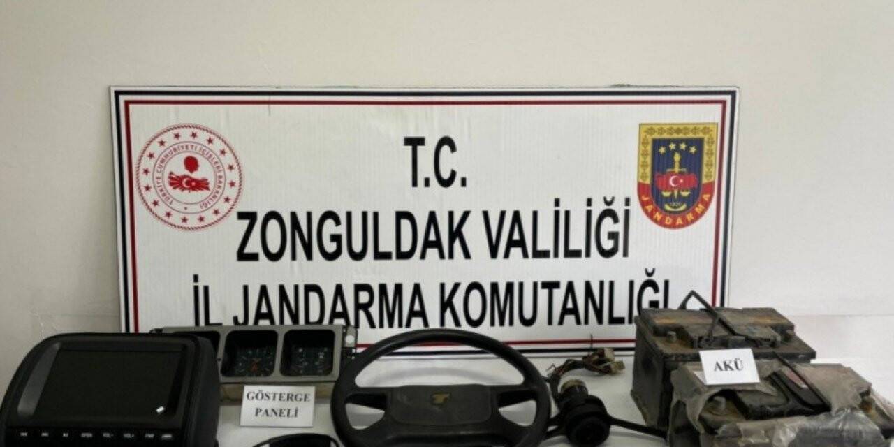 Yedi emin otoparkında hırsızlık: 4 şüpheli yakalandı
