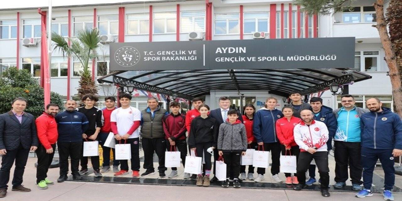 Aydın Gençlik ve Spor İl Müdürü Fillikçioğlu başarılı sporcuları ağırladı