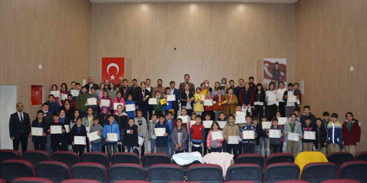 Akıl ve Zeka Oyunları Turnuvasının ödül töreni yapıldı