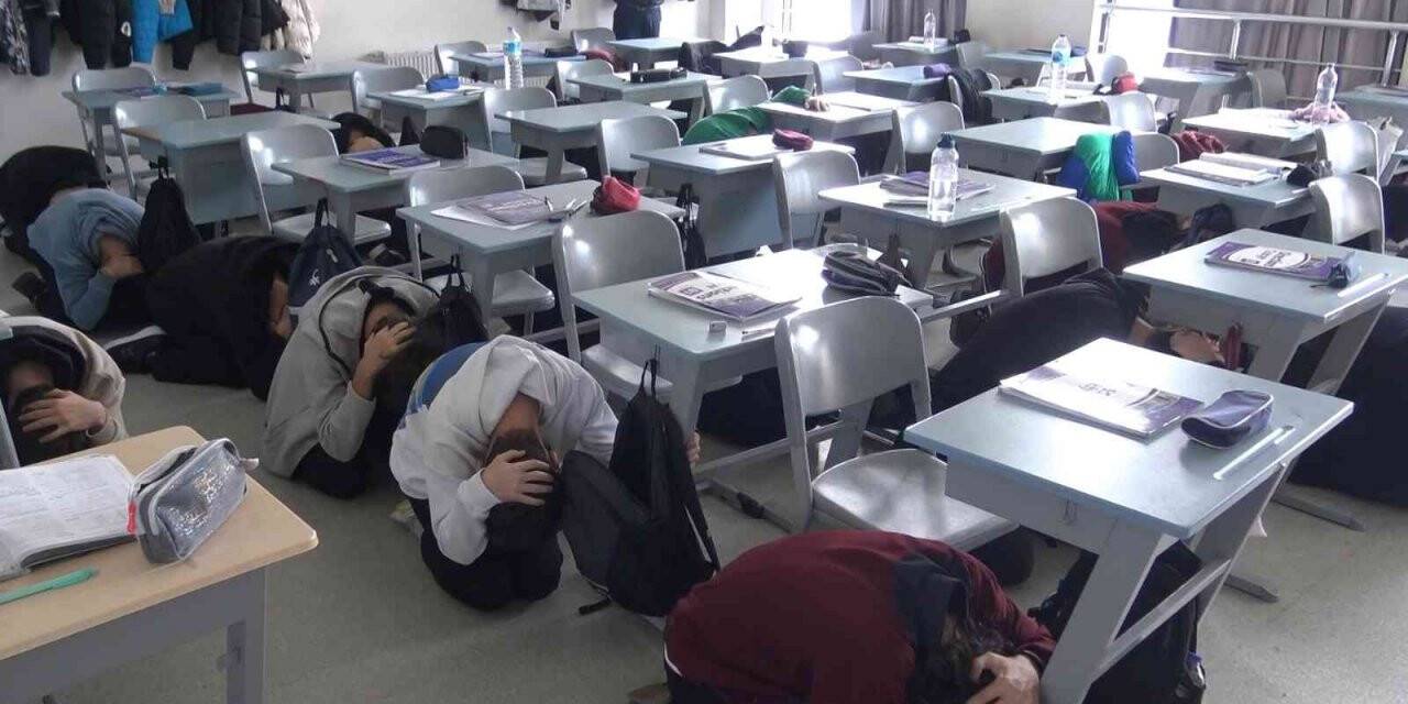 Bursa’da okullarda deprem tatbikatı