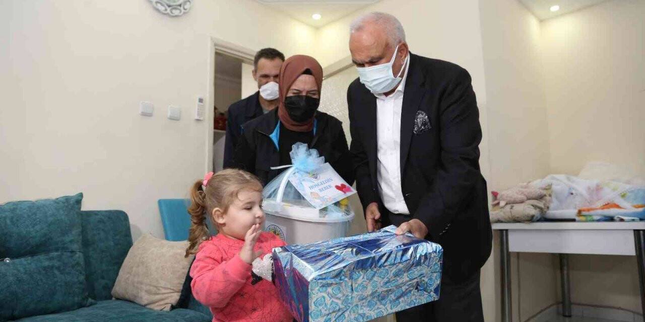 "Hoş Geldin Bebek" projesi ailelerin yüzünü güldürüyor