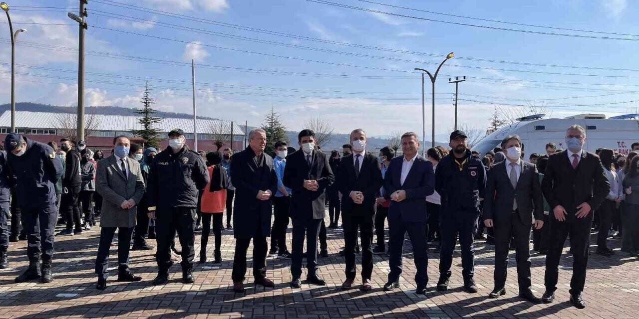 Öğrencilere “ Deprem Anı ve Tahliye Tatbikatı” anlatıldı