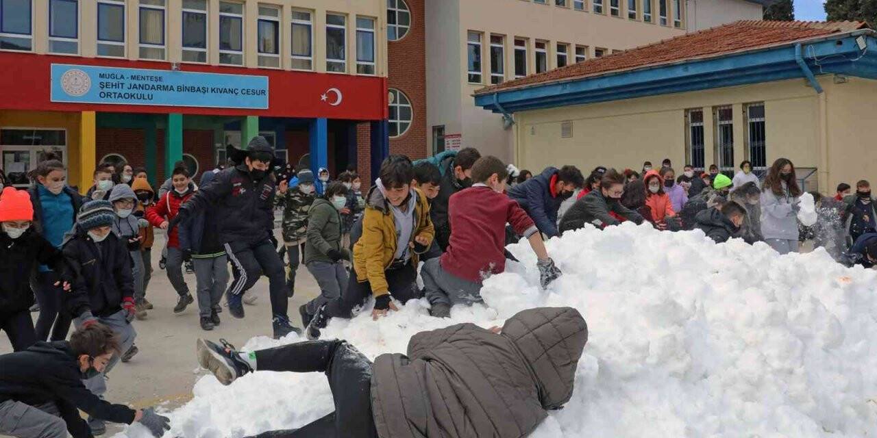 Çocuklara kar sürprizi