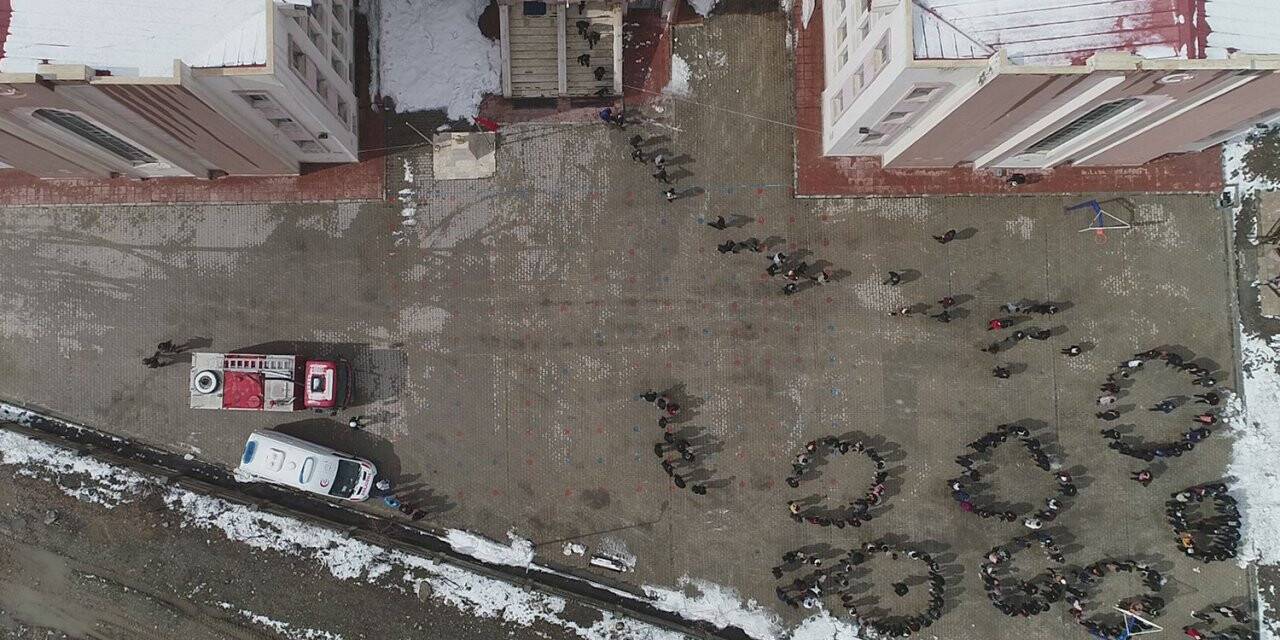Çatak’ta ‘Deprem Anı ve Tahliye Tatbikatı’ yapıldı