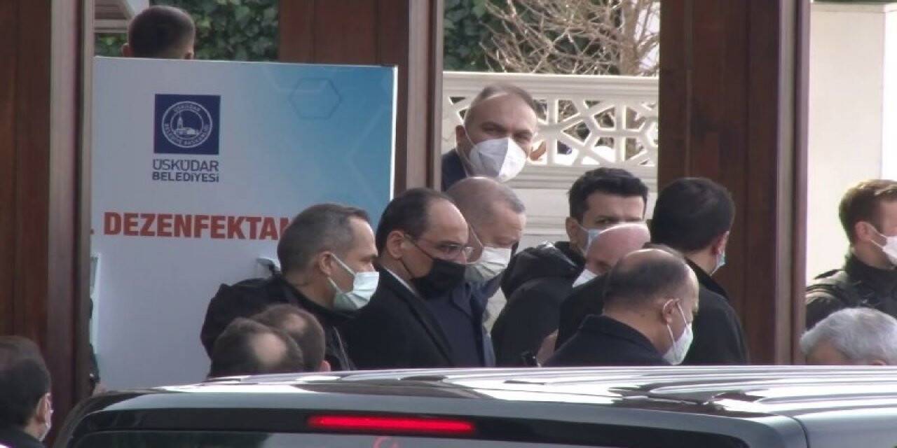 Cumhurbaşkanı Erdoğan cuma namazını Kerem Aydınlar Camii’nde kıldı