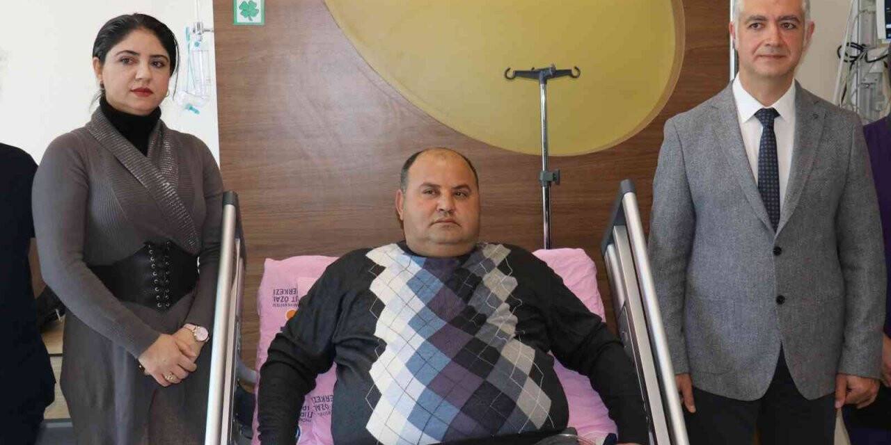 Karaciğer naklinden sonra obez olan hasta yeniden sağlığına kavuşuyor