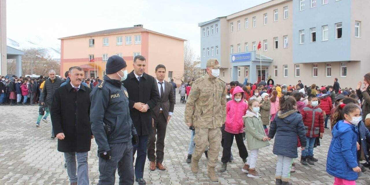 Muradiye’de ‘Deprem Anı ve Tahliye Tatbikatı’ yapıldı