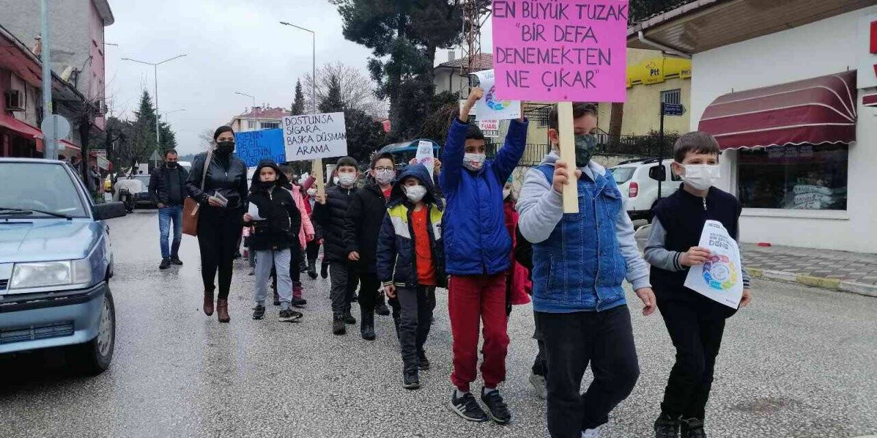 Öğrenciler sigara ve alkolün zararlarına dikkat çekti