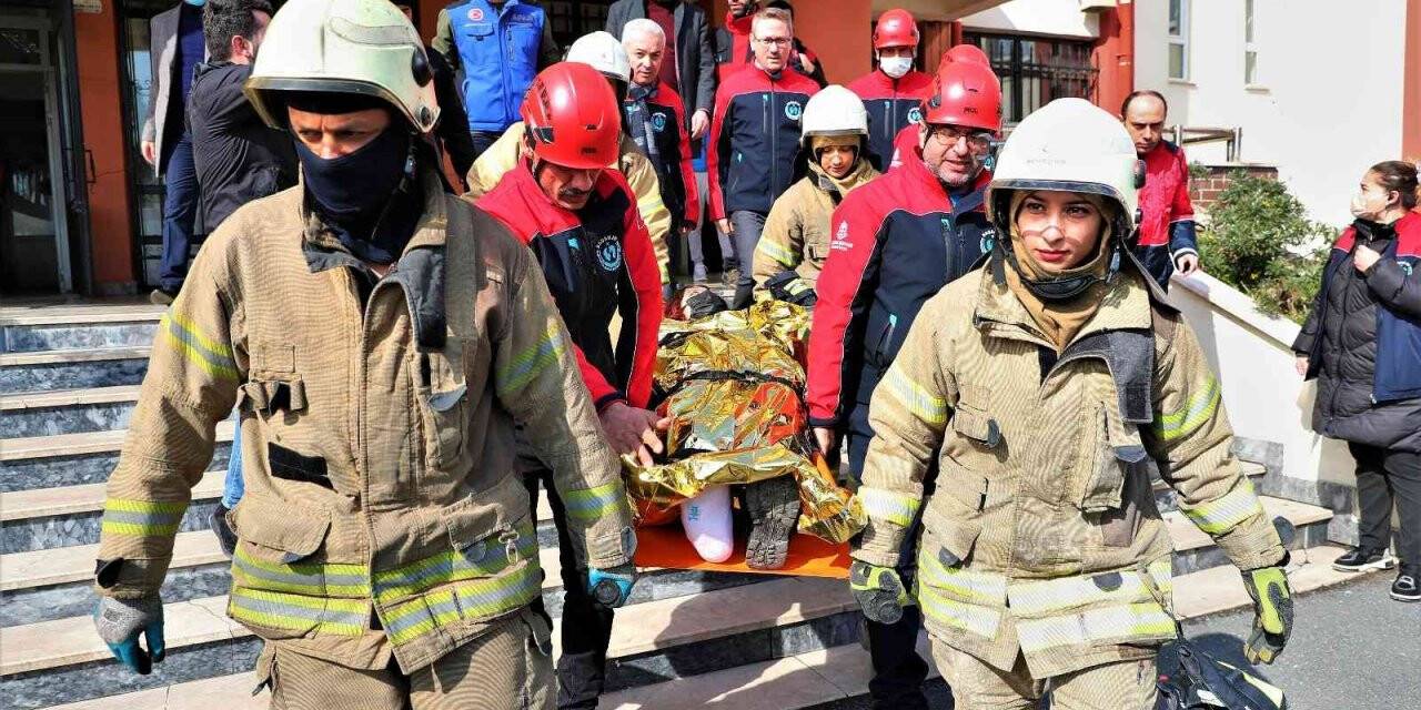 Başakşehir’de deprem ve tahliye tatbikatı