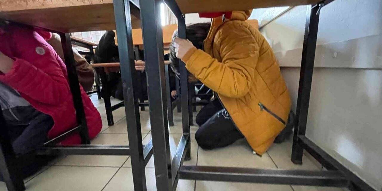 Yalova’daki okullarda deprem tatbikatı