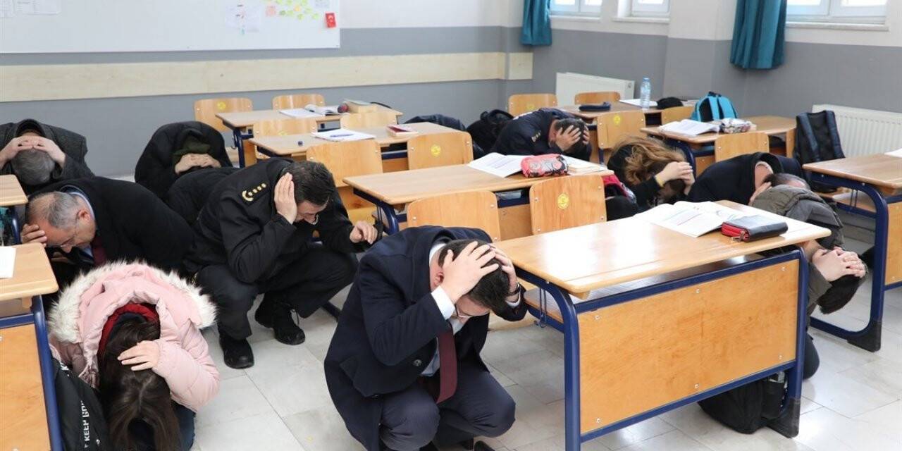 Vali Çiçek: “Afyonkarahisar’da 31 diri fay hattı bulunuyor”