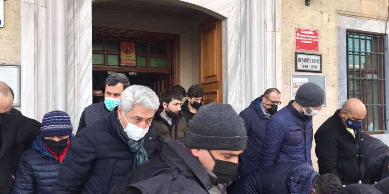 Cuma namazında tedbiri elden bırakmadılar