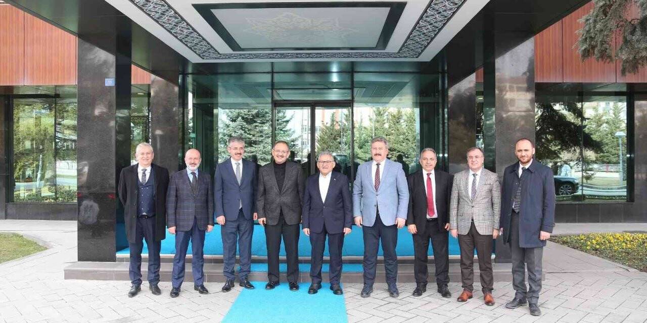 Büyükşehir’de ’istişare’ zirvesi