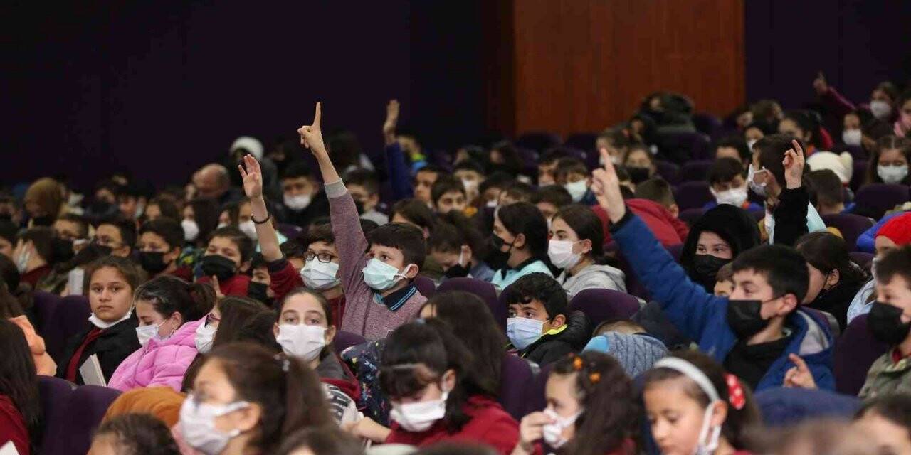 Canik’te öğrencilerin bilgi yarışması heyecanı