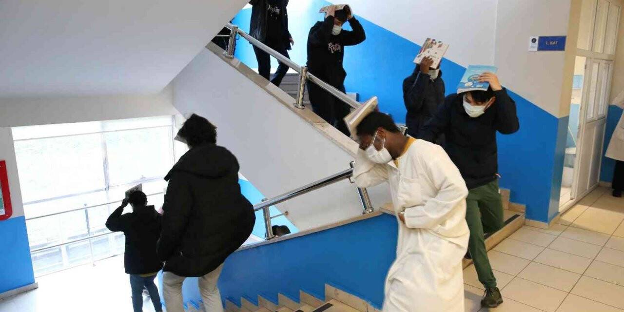 Bayrampaşa’da nefes kesen deprem tatbikatı