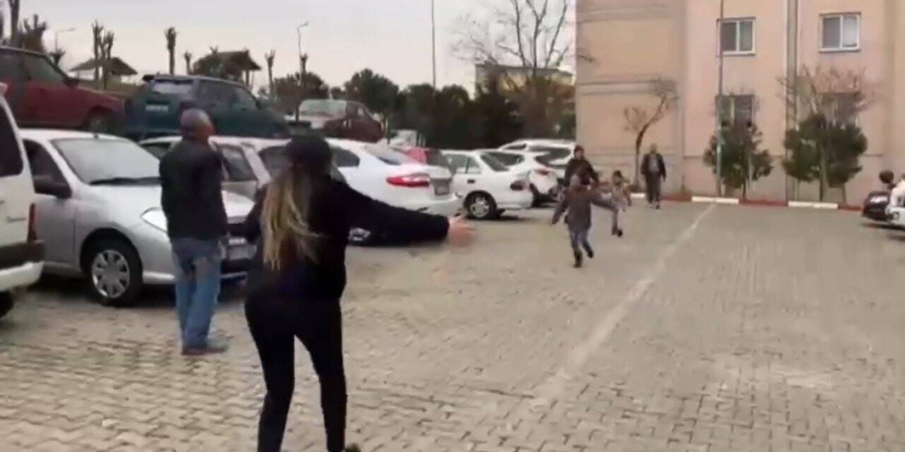 Kocasını pompalı tüfekle öldüren kadın beraat etti