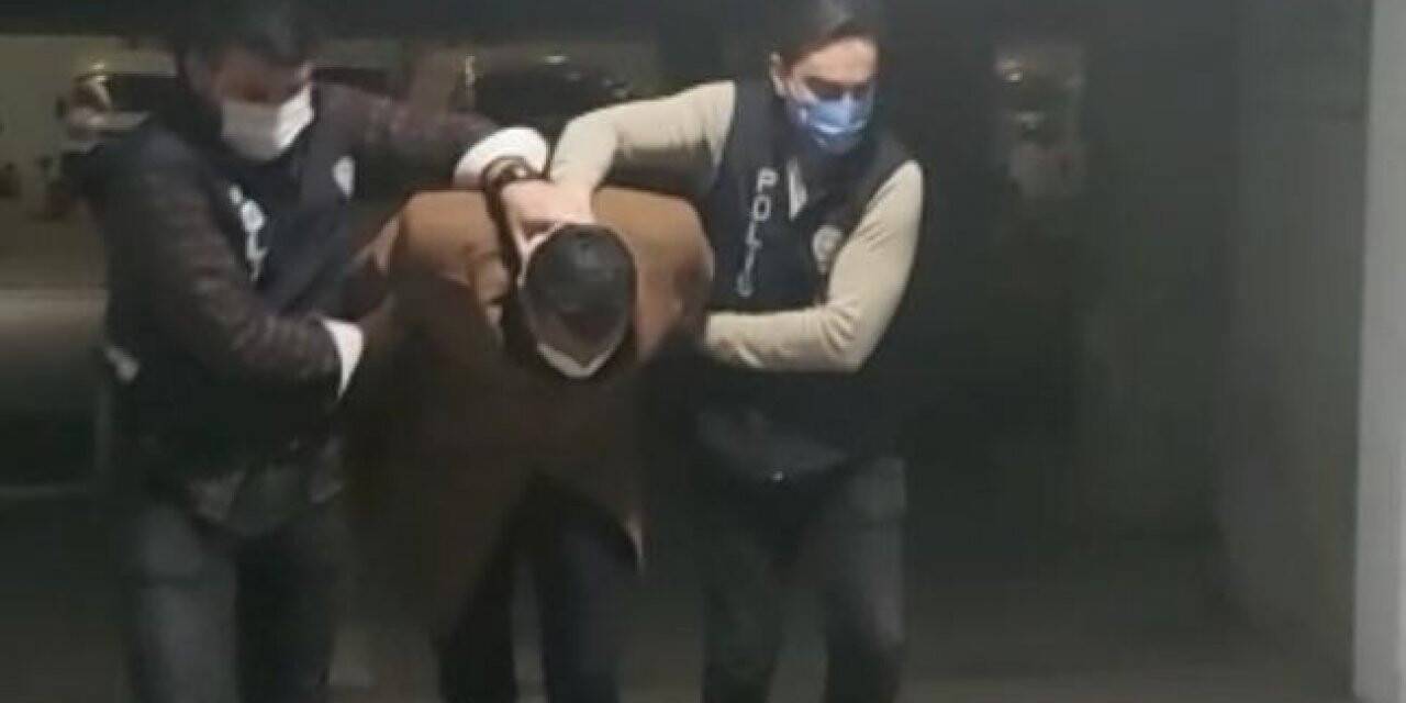 Ankara’da kırmızı ışıkta geçtiği için kendisini uyaran sürücüye çekiçle saldıran şahıs gözaltına alındı